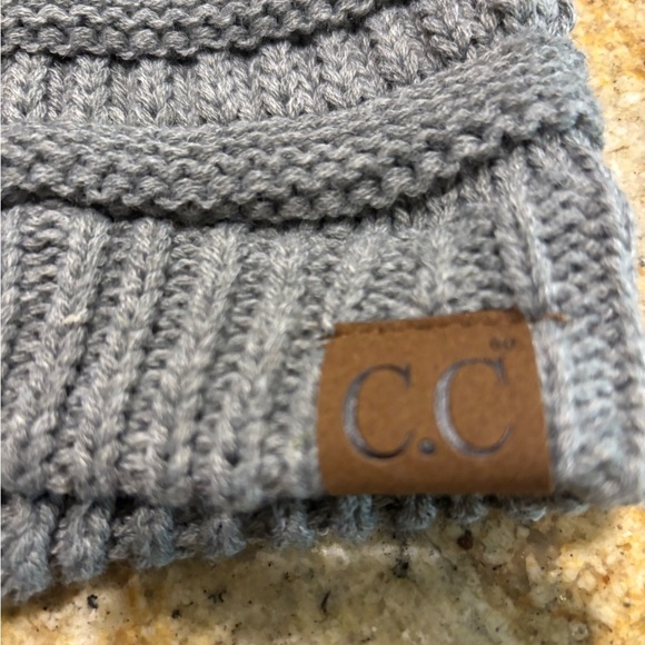 New with tag women’s C.C cable knit beanie - Picture 2 of 4